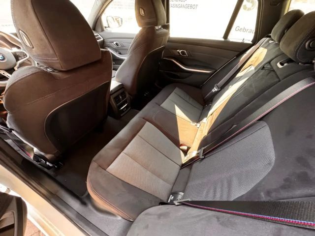 BMW 320 320d M-Sport Touring