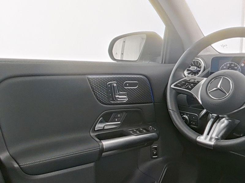 Mercedes-Benz GLA 200 4MATIC GLA 200 d Progressive