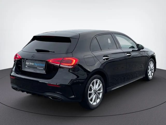 Mercedes-Benz A 250 A 250 e AMG Line