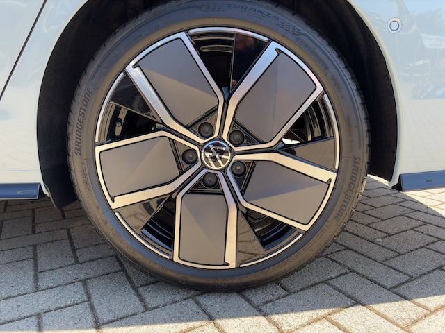 Volkswagen Golf DSG R-Line Style Variant