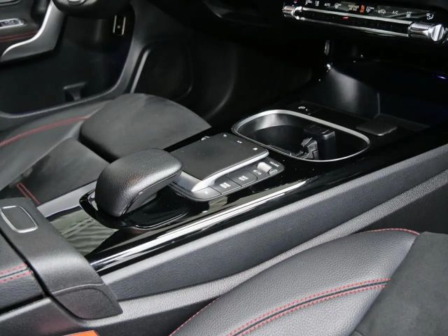 Mercedes-Benz A 250 A 250 e AMG Line