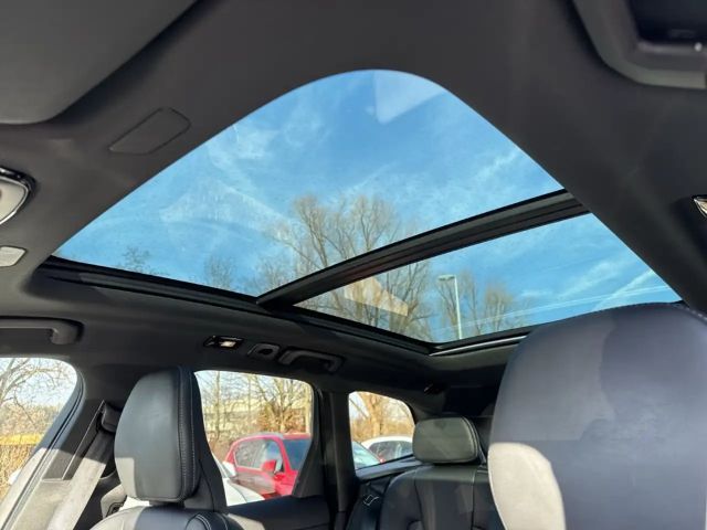 Volvo XC60 AWD R-Design