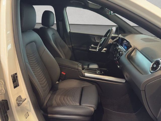 Mercedes-Benz B 180 Sedan