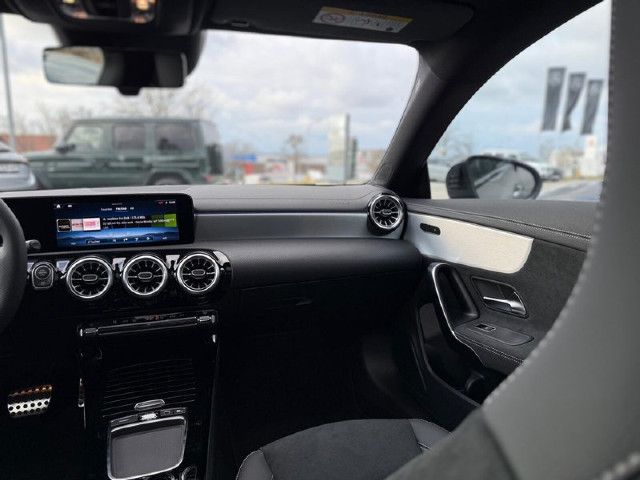 Mercedes-Benz CLA 220 4MATIC Coupé