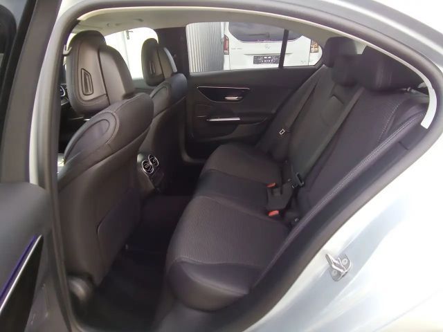 Mercedes-Benz C 200 AVANTGARDE C 200 d Sedan