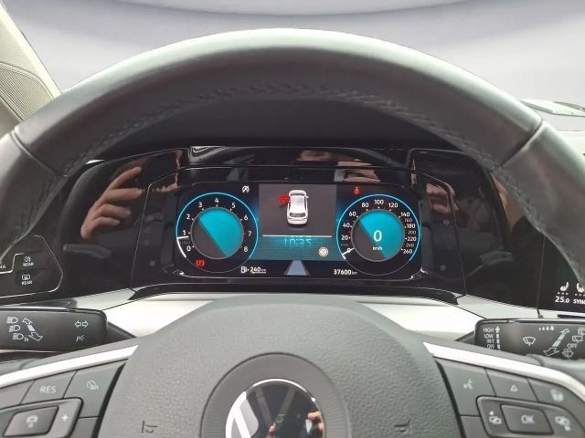 Volkswagen Golf Life Plus