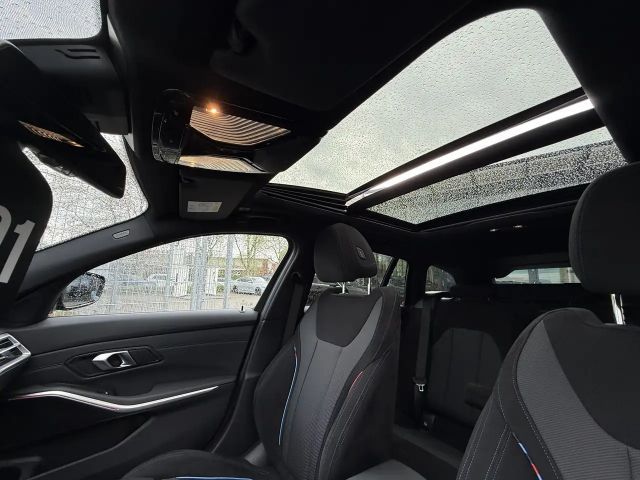 BMW 330 330d M-Sport Touring xDrive