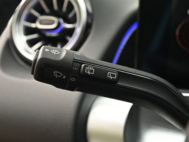 Mercedes-Benz GLB 180 