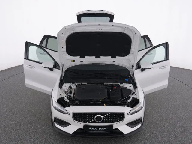 Volvo V60 Cross Country AWD Plus