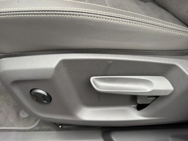 Volkswagen Multivan 2.0 TDI DSG Style T7