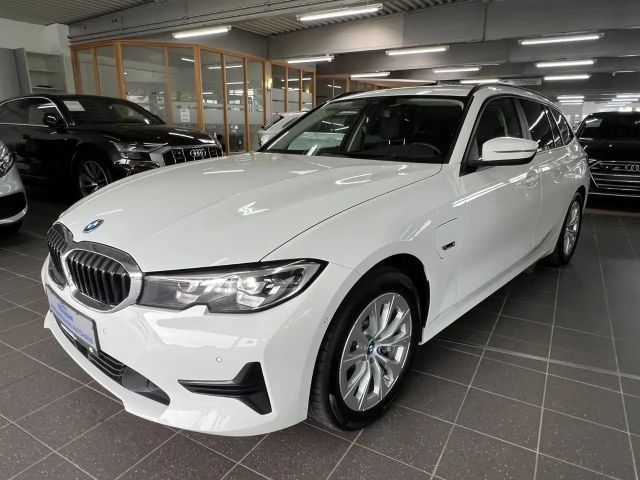BMW 330 330e Advantage pakket Touring
