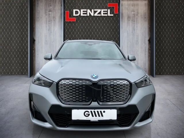 BMW iX1 xDrive30