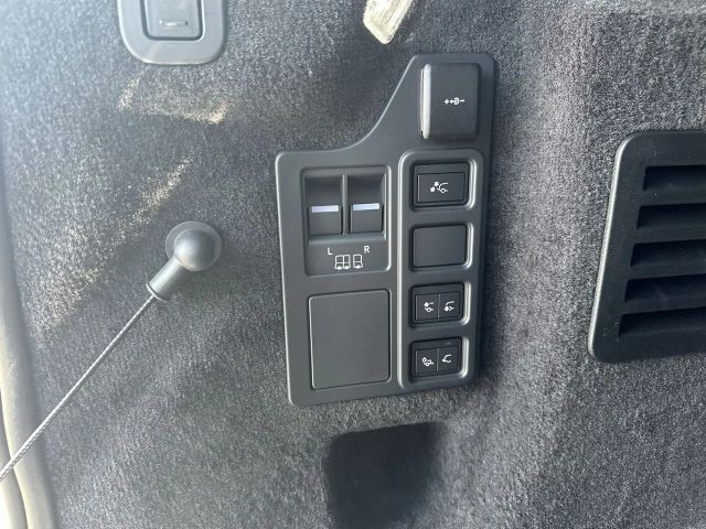 Land Rover Discovery 3.0 D300 Dynamic SE