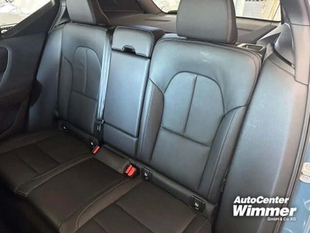 Volvo XC40 Business Dark Plus