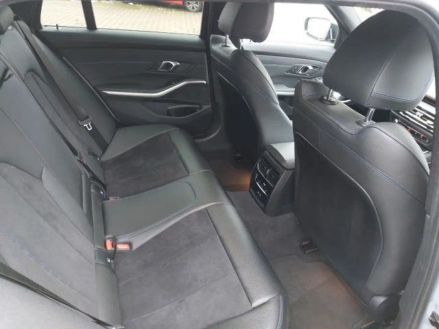 BMW 320 320d M-Sport Touring xDrive