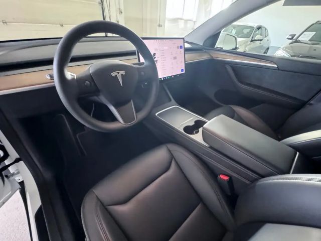 Tesla Model Y AWD Dual Motor Long Range