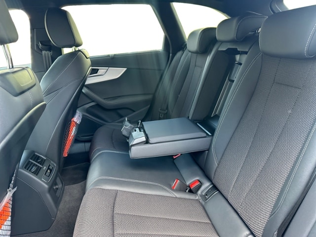 Audi A4 40 TFSI Avant Quattro S-Line S-Tronic