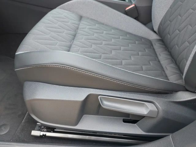 Volkswagen Golf 1.5 eTSI DSG