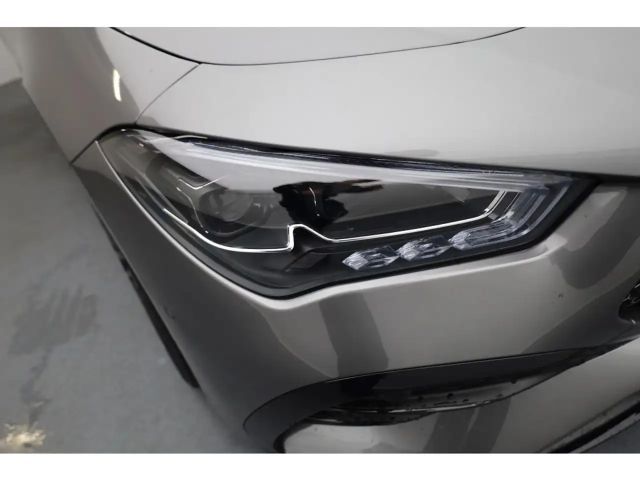 Mercedes-Benz CLA 200 AMG Line Coupé