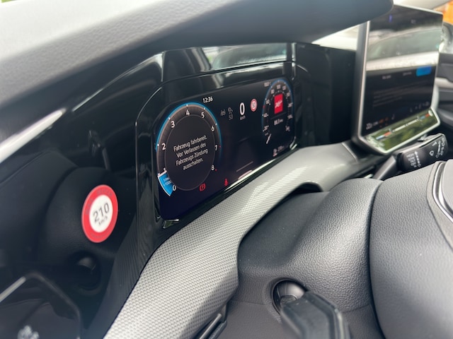 Volkswagen Golf Style