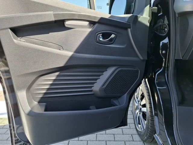 Renault Trafic Blue Grand Spaceclass