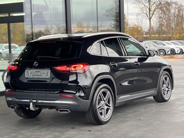 Mercedes-Benz GLA 180 AMG Line