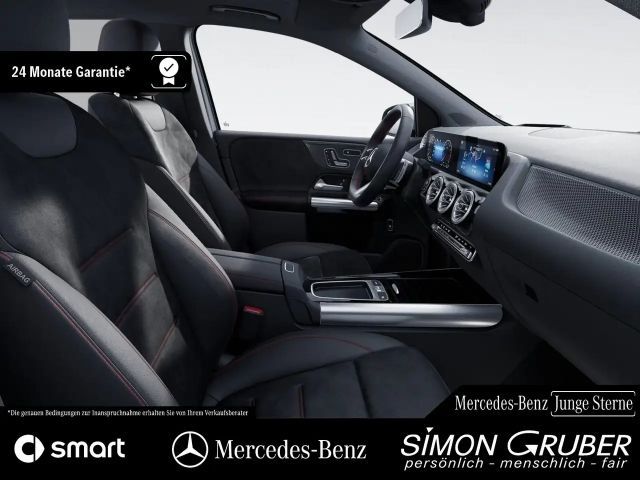 Mercedes-Benz B 200 AMG Line Sedan