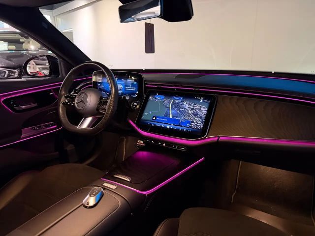 Mercedes-Benz E 220 AMG Line E 220 d Sedan