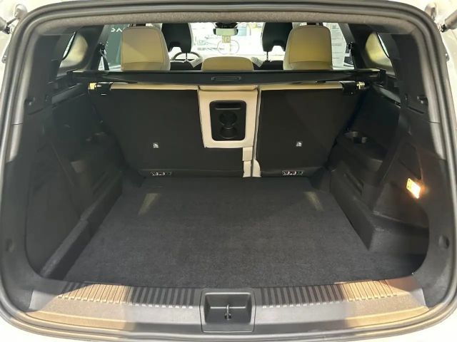 Renault Espace E-Tech Hybrid Iconic