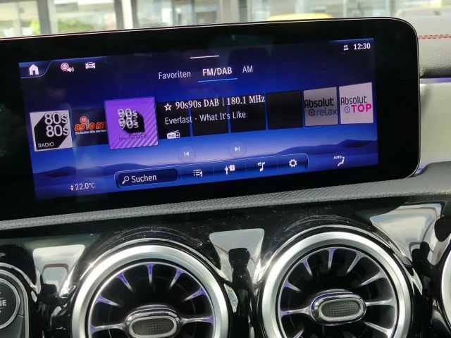 Mercedes-Benz CLA 200 AMG Line Coupé