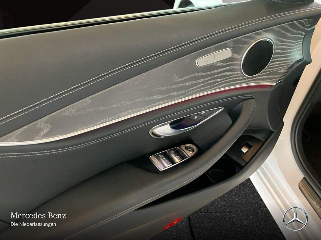 Mercedes-Benz E 220 E 220 d Sedan