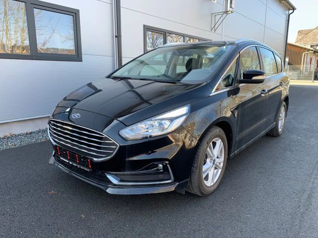 Ford S-Max Titanium