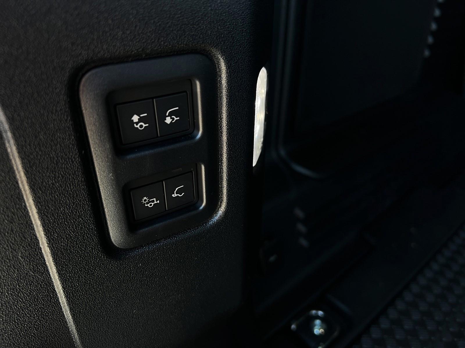 Land Rover Defender 110 Dynamic HSE