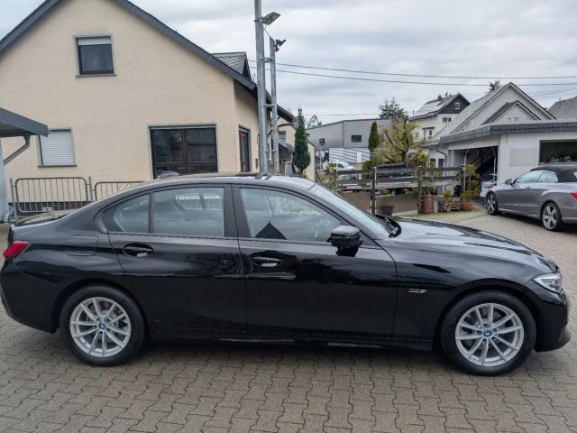 BMW 320 320e Advantage pakket Sedan
