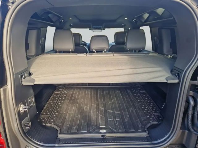 Land Rover Defender 110 D300 Dynamic HSE