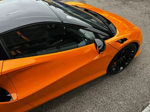 McLaren Artura Spider