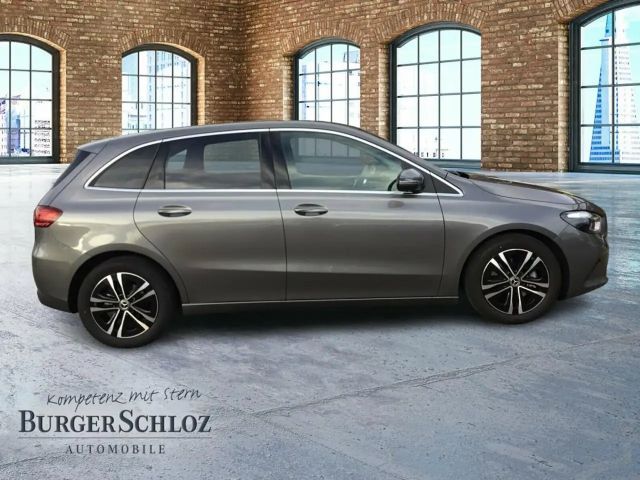 Mercedes-Benz B 180 SpurW W-Paket PDC SHZ SpurH LED el.Heck