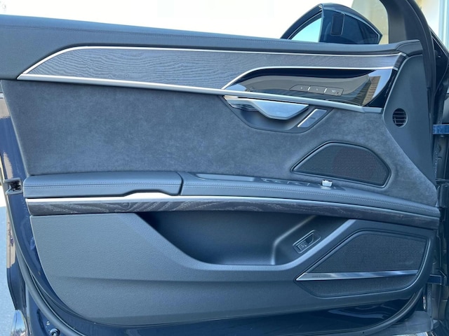 Audi A8 60 TFSI Lang Quattro