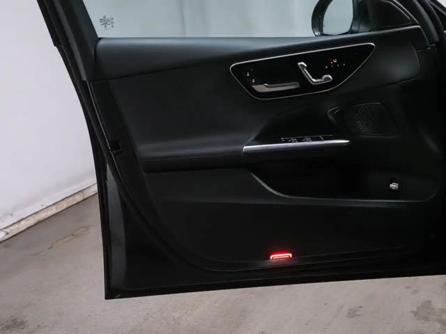 Mercedes-Benz C 180 AVANTGARDE Sedan