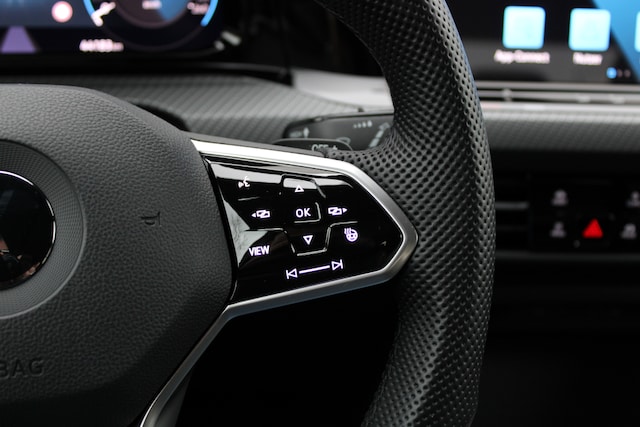 Volkswagen Golf 1.5 eTSI DSG IQ.Drive