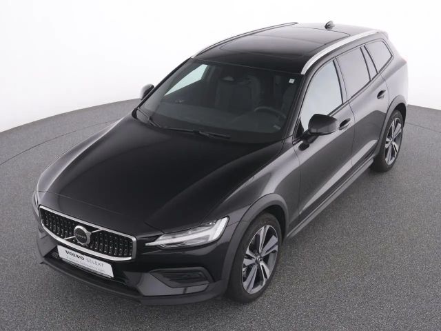 Volvo V60 Cross Country AWD Plus