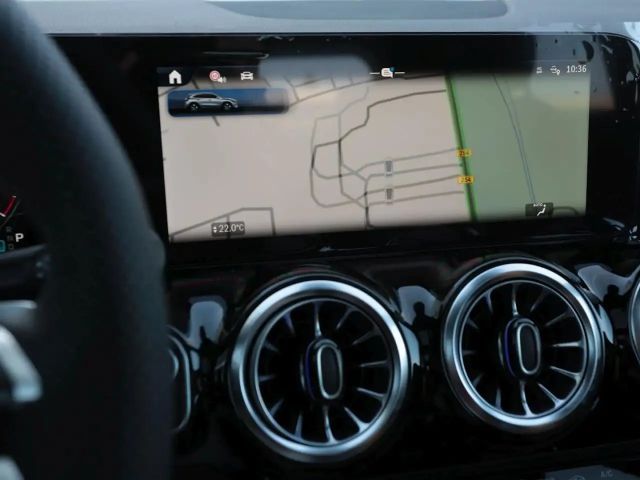 Mercedes-Benz GLA 200 AMG Line