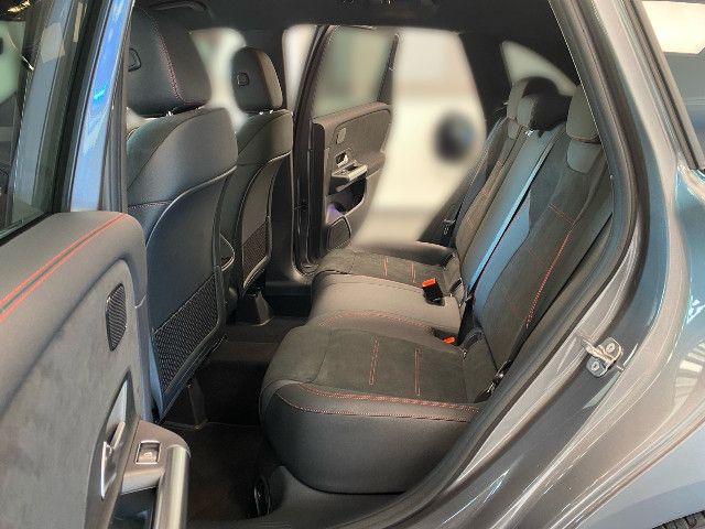 Mercedes-Benz B 200 Sedan