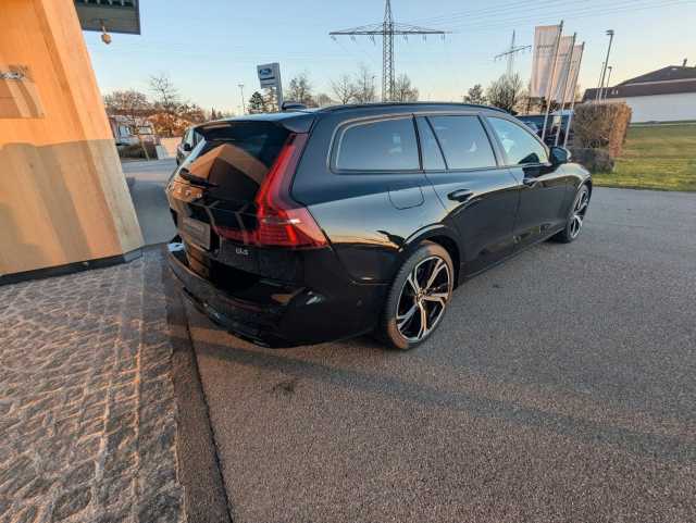 Volvo V60 Dark Plus