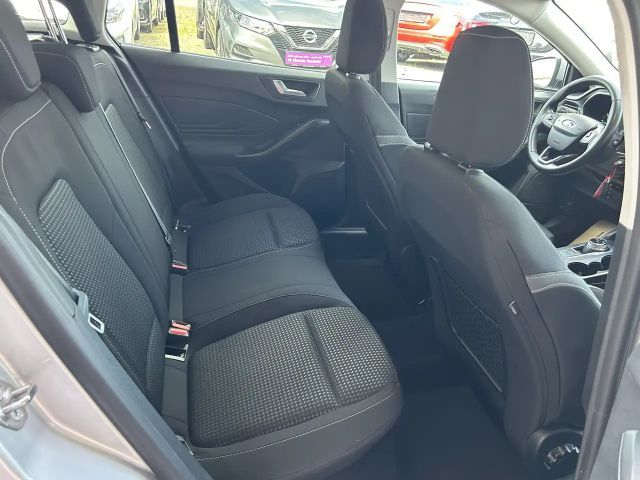 Ford Focus Cool & Connect