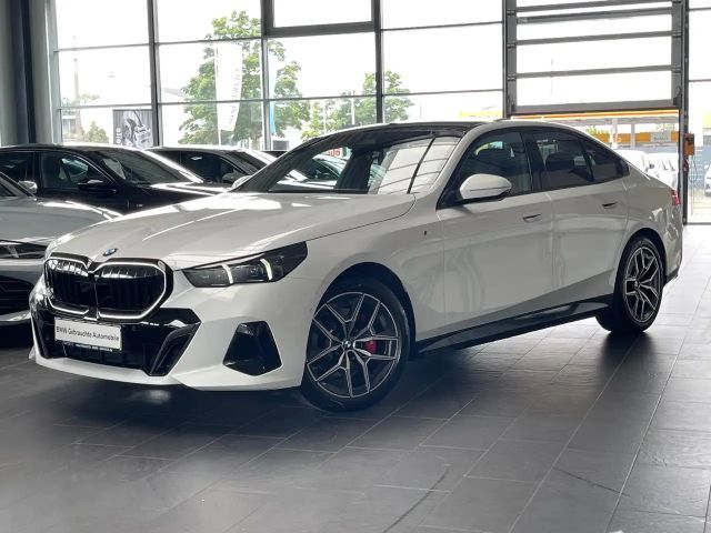 BMW 520 520d M-Sport Sedan
