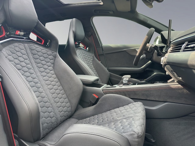 Audi RS4 Avant Quattro