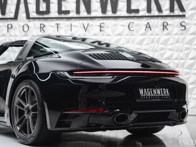 Porsche 992 4 Cabrio GTS Targa