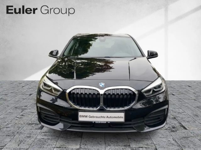 BMW 118 118i 5-deurs Sedan