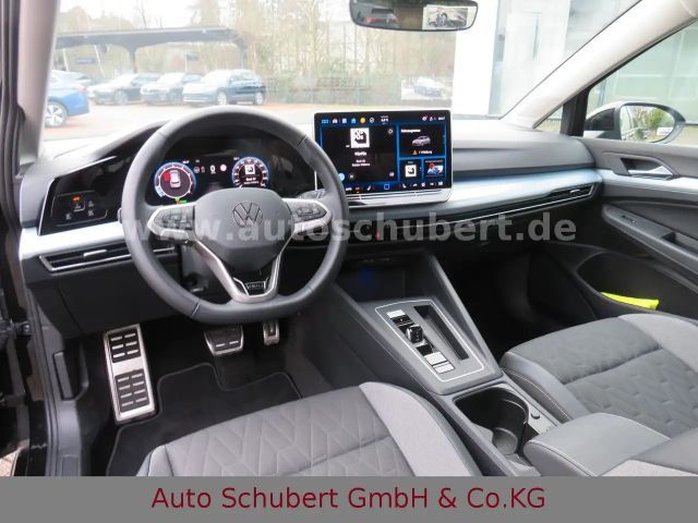 Volkswagen Golf 1.5 eTSI DSG